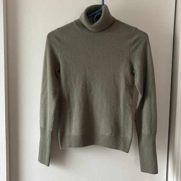 NAADAM Classic Cashmere Turtleneck Sweater XXS - Picture 2 of 10